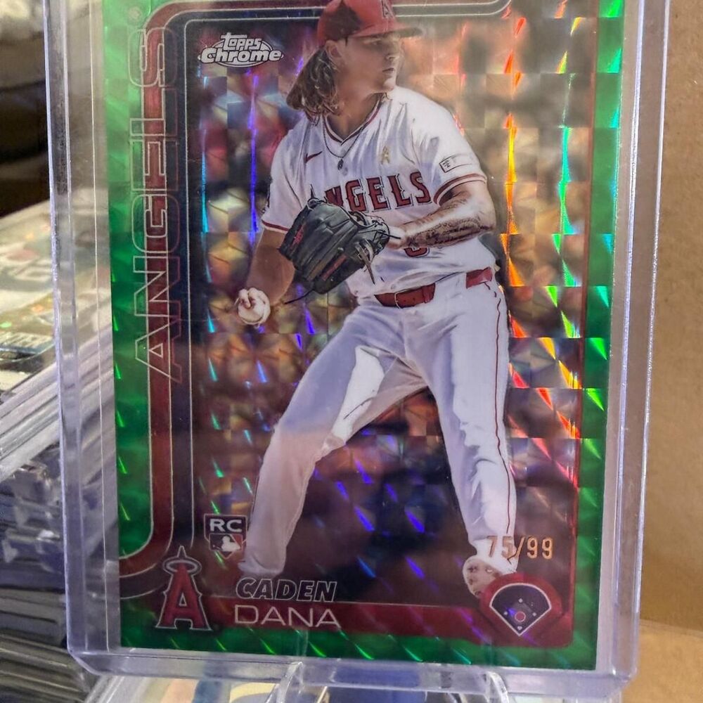 Unbranded Green and Red Trading-cards